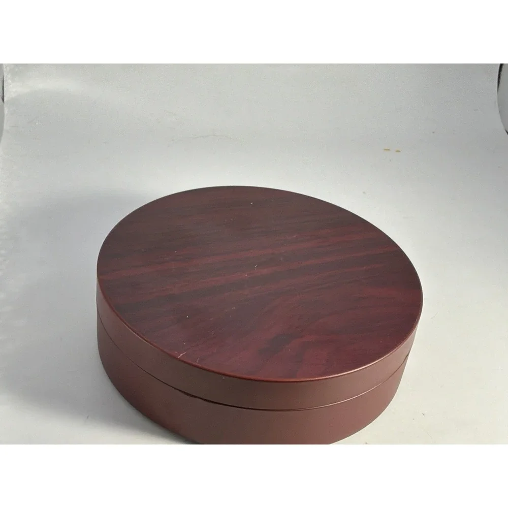 4 Piece Wine Accessory Set In Round Foam Lined Case